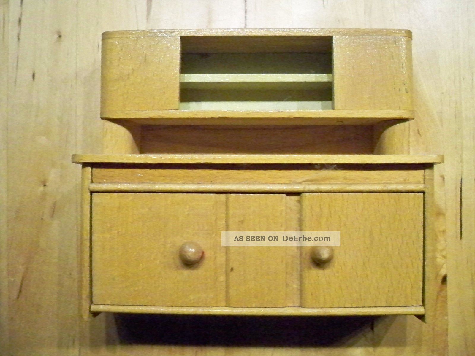 Altes Puppenstubenzubehör,  Puppenstubenmöbel Küchenbuffet Aus Holz Original, gefertigt vor 1970 Bild