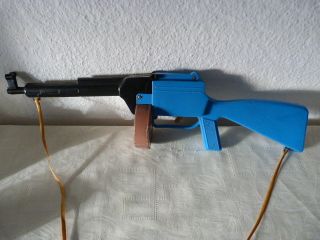 Ddr Spielzeug Blechspielzeug Maschinengewehr Gewehr BlechbÜchse Kalaschnikow Top Bild