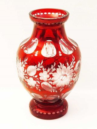 Wunderschöne Vase,  Roter Überfang,  Floral Geschliffen Bild