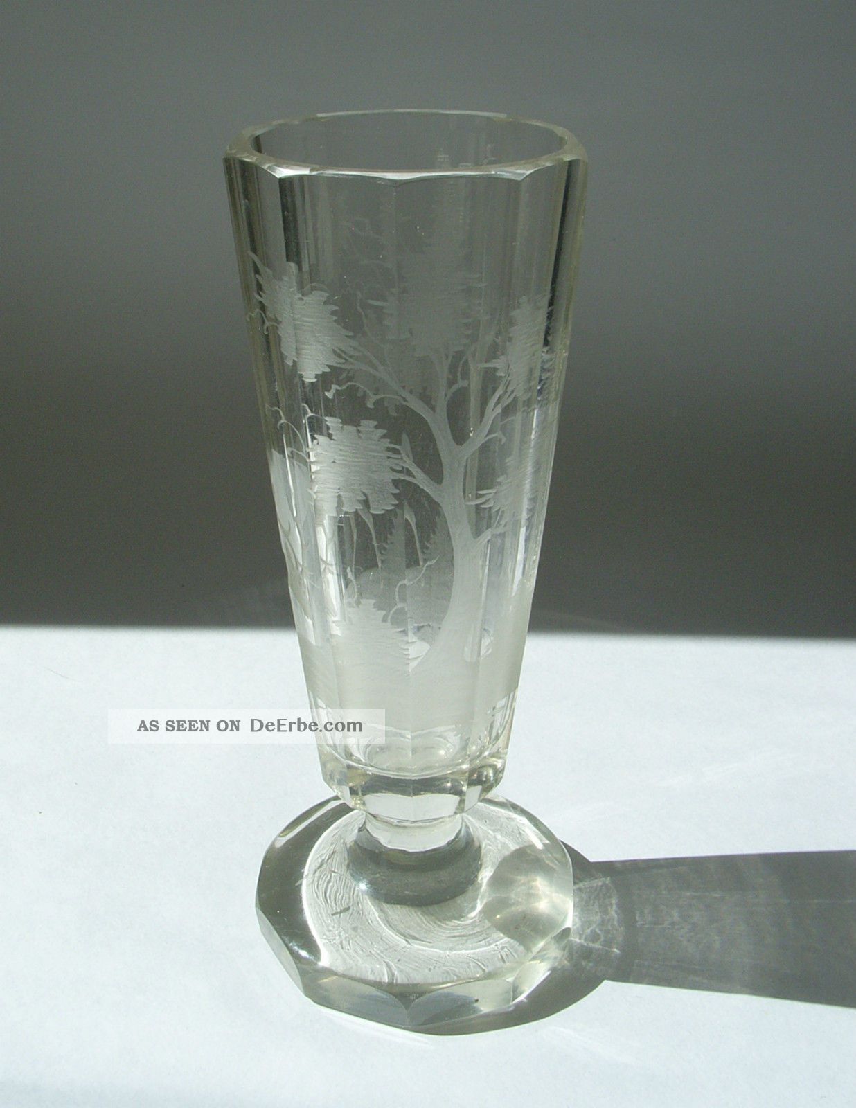 Hohes Geschnittenes Und Graviertes Glas Hirsch Im Wald BÖhmen Uranhaltig 1830 Sammlerglas Bild