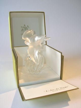 Flakon Von Lalique Für Nina Ricci „l’air Du Temps“.  Kristall Mit Zwei Tauben Bild