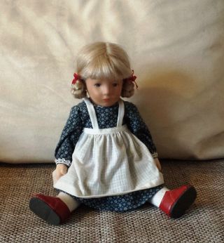 Käthe Kruse Puppe,  Um 1990,  Mädchen Ca.  38cm,  Unbespielt,  Vitrinenstück, Bild