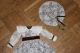 Hübsches Puppen Kleid Mit Hut Antik Nostalgieware, nach 1970 Bild 3