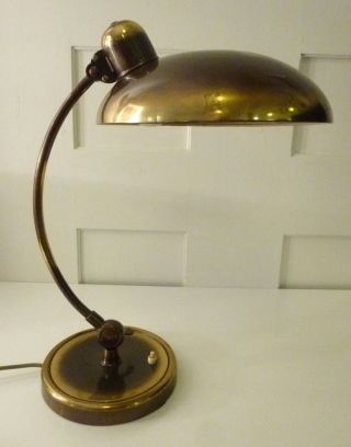 Gewichtige 60er Jahre Lampe Bürolampe,  Messing - Entwurf Christian Dell Bild