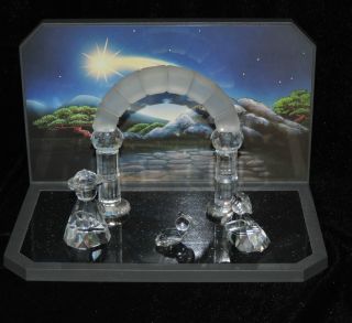 Swarovski Kristall Glas Figur Krippe Bogen Mit Maria,  Josef Und Jesus Bild