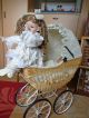 Puppenwagen Nostalgie Mit 1 Hei Ri Babypuppe,  1 Nuckelnden Porzellan Puppe Top Puppenwagen Bild 1