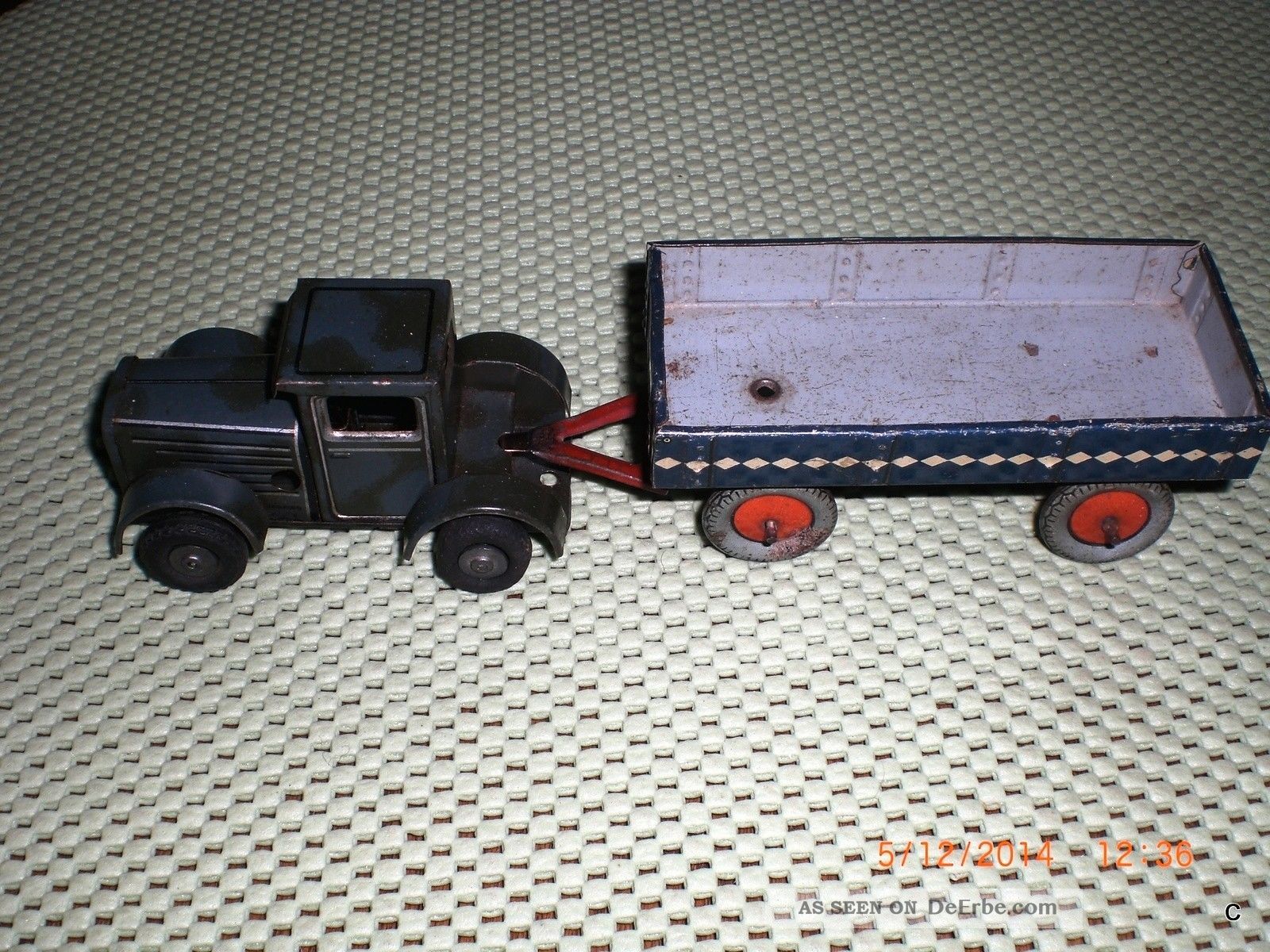Kleine Zugmaschiene Mit Hänger Vk Germany Original, gefertigt vor 1945 Bild