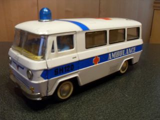 Ambulanz - Bus - Blechspielzeug Bild