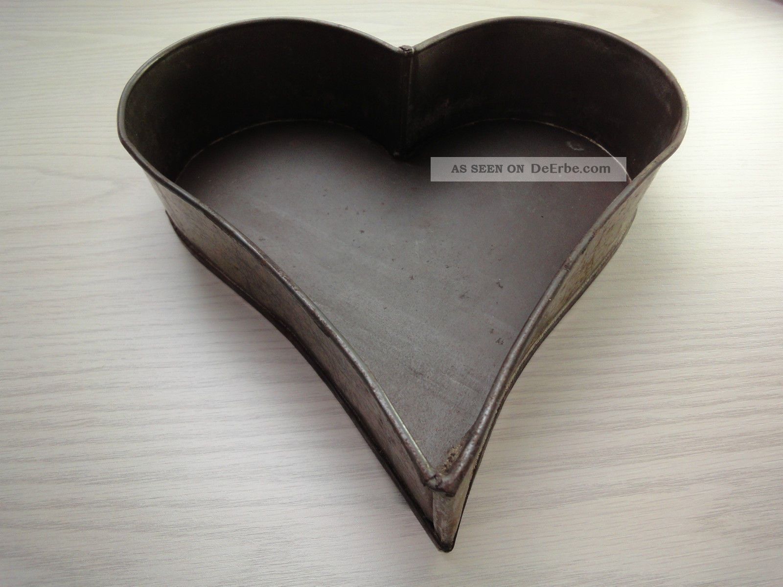 Alte Backform Aus Blech,  Herzform,  Sammlerstück Haushalt Bild