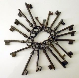 20 Antike Schlüssel,  5 Bis 13 Cm,  Eisen Messing Bild