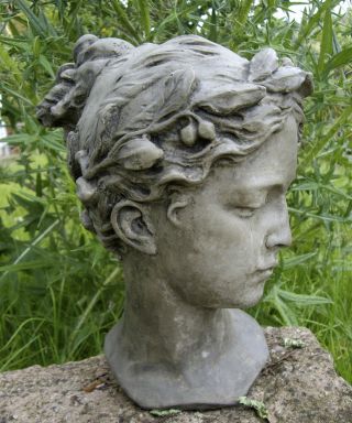 Büste Mädchenbüste Skulptur Steinfigur Englischer Sandsteinguss Gartenfigur Bild