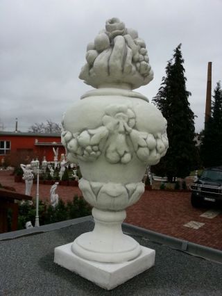 Pfeilerabdeckung / Schmuckamphore / Vase Mit Sockel / Zapfen/ Frostsicher Bild