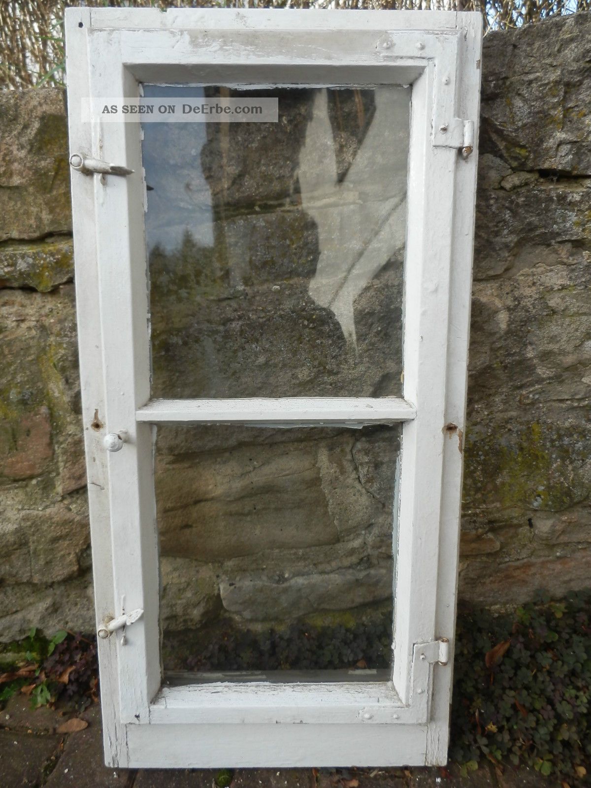 Altes Sprossenfenster - Vorsatzfenster - Vorlagefenster Mit Rahmen Original, vor 1960 gefertigt Bild