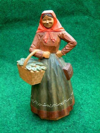 Alte Marktfrau Bäuerin Magd Fischerin Geschnitzt Handbemalt Holzfigur Bild