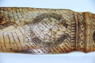 Absolute Rarität,  Scrimshaw Der Batak Aus Sumatra,  Amulett,  Schriftzeichen Bild