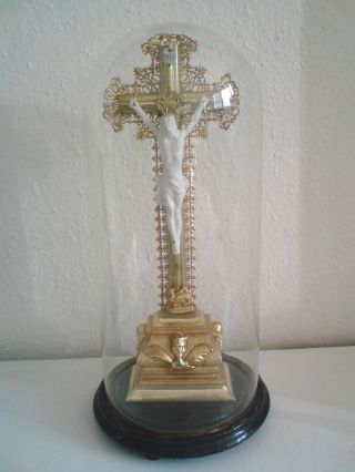 Tischkreuz Kreuz Mit Jesus Holz Mit Porzellan Unter Glaskuppel Antik Bild
