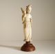 Kleine Skulptur • Weibliche Figur • Statuette • Bein Geschnitzt • Um 1900 Beinarbeiten Bild 2