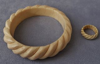 Gedrechter Armreif Und Ring Aus Bein Geschnitzt Art Deco Schmuck Ring Mit Gold Bild