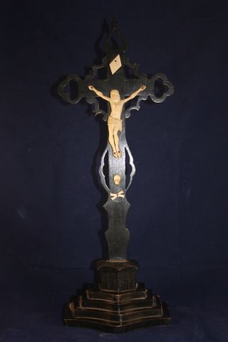 Holzkreuz Mit Beinarbeit Jesus,  Totenkopf,  Knochen Und Irni 18 - 19 Jhd. Bild