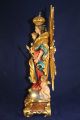 Holz Geschnitzte Heiligenfigur Strahlenmadonna Gold Und Bunt Gefasst 40 Cm Skulpturen & Kruzifixe Bild 6