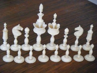 Antike Schachspiel - Figuren - Bein Natur,  Koralle - Komplett,  Holz - Schatulle - Hochwertig Bild