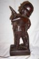 Feuerwehr Feuerwehrmann Mit Spritze Geschnitzte Holzfigur 28cm Groß Unikat Holzarbeiten Bild 1