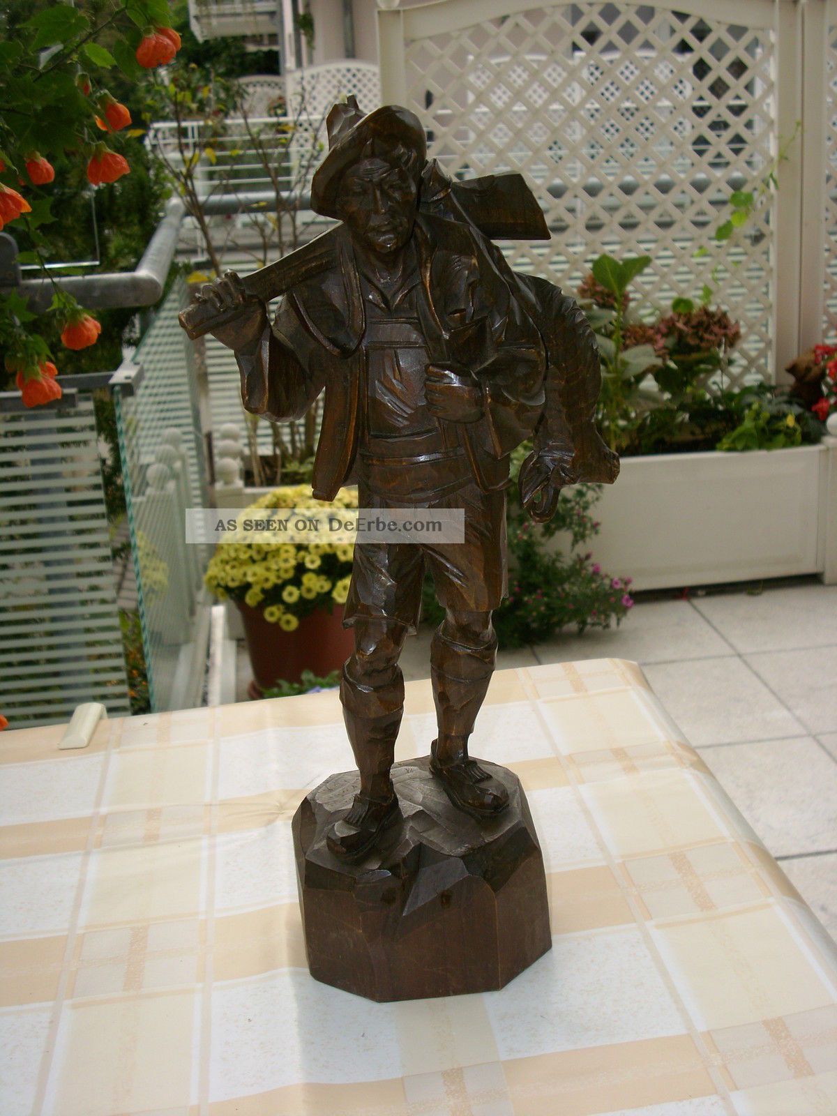 Holzfigur - Jäger Mit Gamsbock - Förster - Waidmann - Deko - Geschnitzt - Holzarbeiten Bild