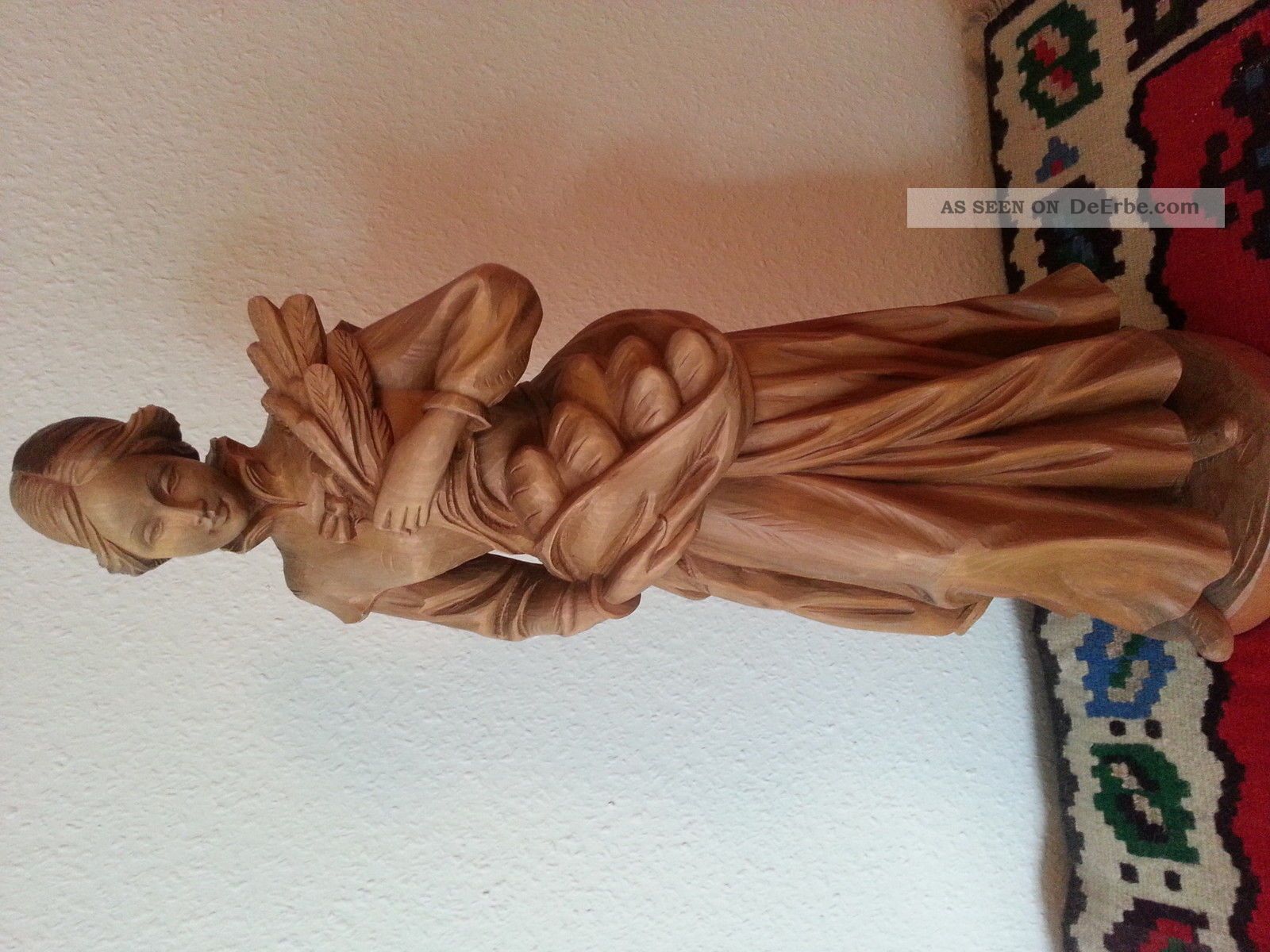 Holzgeschnitzte Frau Ernte Holzarbeiten Bild