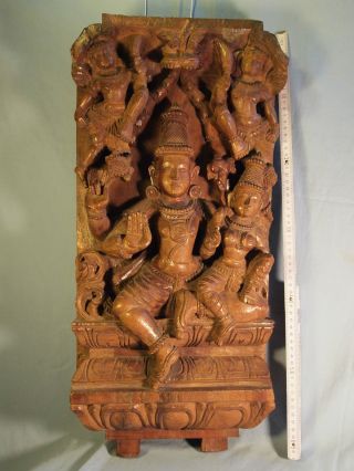 Großes Altes Relief 62x29 Cm Indien Schweres Holz Geschnitzt Mit 4 Göttern Bild