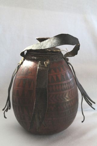 Äthiopien:butterfass,  Trinkflasche Alt,  Ethiopia Butter Churn,  Old Drinking Vessel Bild