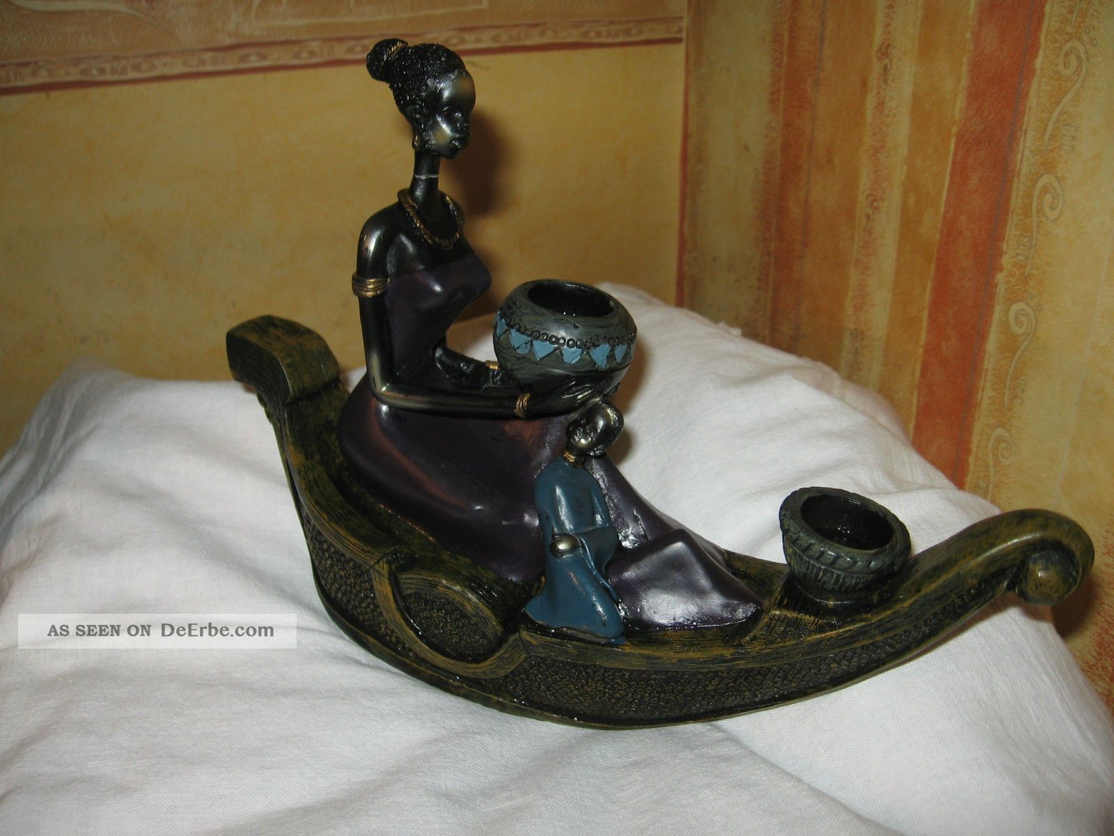 Alte Gilde Figur Afrika Afrikanische Frau Mit Kind In Boot Rar Entstehungszeit nach 1945 Bild