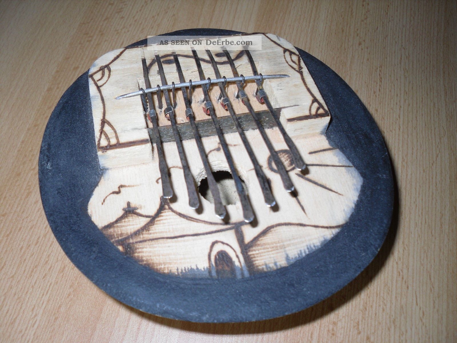 Kalima Daumenklavier Metall/holz Motiv Afrika Handarbeit Musik Instrument Entstehungszeit nach 1945 Bild