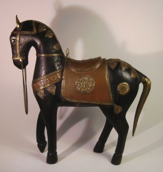Dekoratives,  Großes Pferd Aus Holz Mit Beschlägen Aus Kupfer U.  Messing_indien Bild