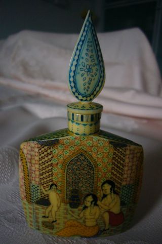 Dachbodenfund Altes Wertvolles Parfümdöschen Aus Knochen ägyptische Kunst Bild