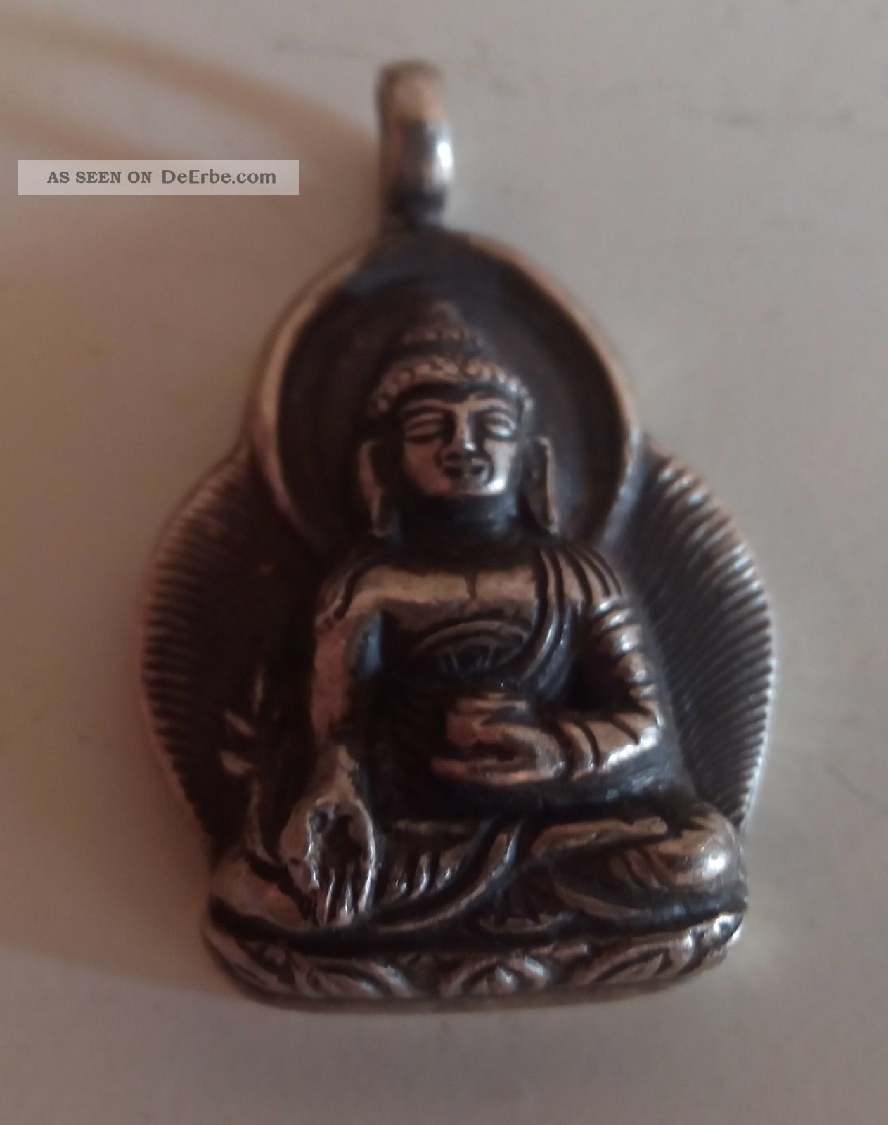 Medizinbuddha Sangye Menla Tibetischer Silber Anhänger Amulett F.  Kette Vajra Entstehungszeit nach 1945 Bild