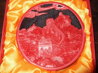 China Rotlack Teller Red Lacquer Plate In Verpackung Vitrinenstück Bild