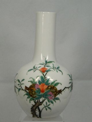 Langhalsvase Aus Porzellan Höhe 20,  5 Cm Vase Famille Verte Marke China 20.  Jhd. Bild