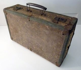 Kleiner Koffer,  Holz Metall Kroko - Look,  Metall Papier,  Frankreich Um 1920 Bild