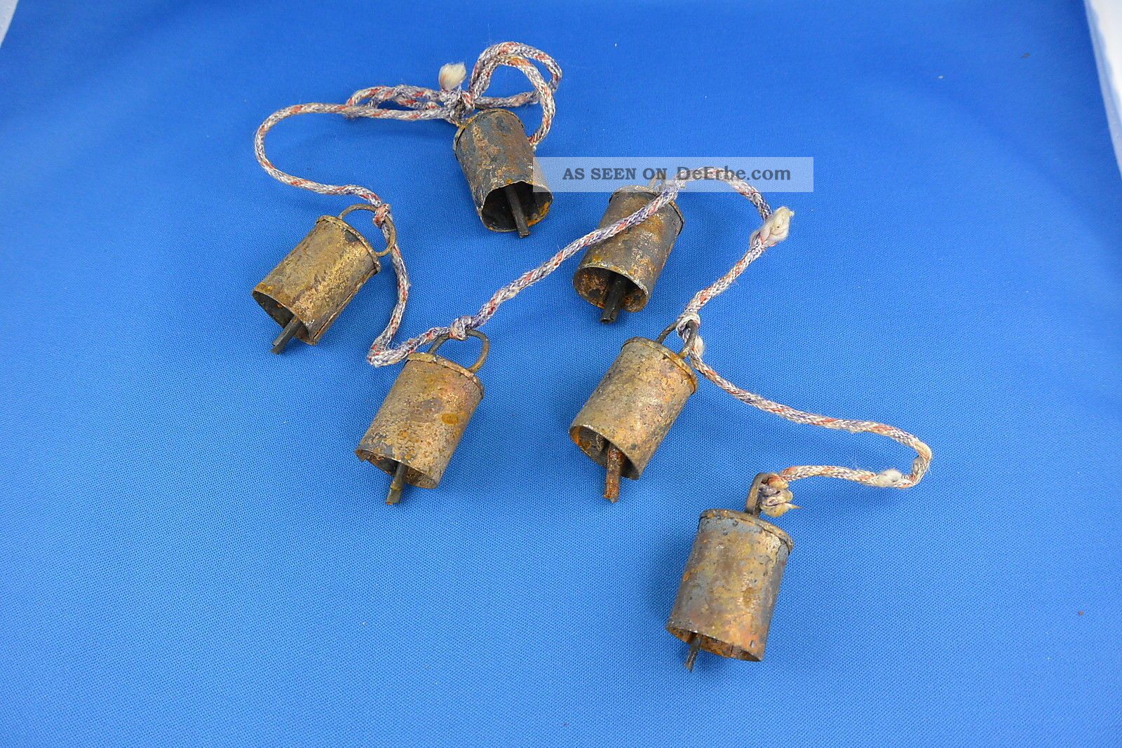 6 Alte Kleine Glocken Am Band,  Ziegenglocken Unpoliert Gefertigt nach 1945 Bild