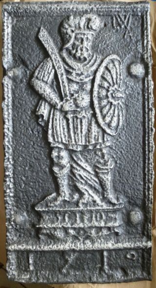 Kaminplatte Ofenplatte Gusseisen Römischer Soldat Bild