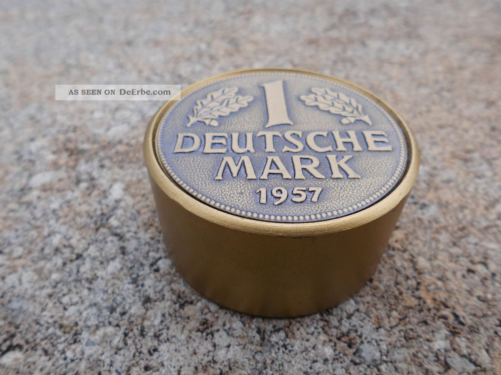 Dachbodenfund Kellerfund Briefbeschwerer 1 Deutsche Mark 1957 Metall ? Messing ? Gefertigt nach 1945 Bild