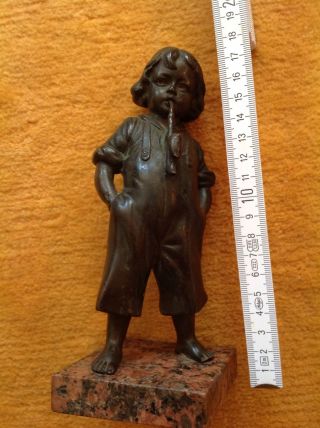 Bronze Bronce Bronzefigur Junge Mit Pfeife Um 1920 ? Bild
