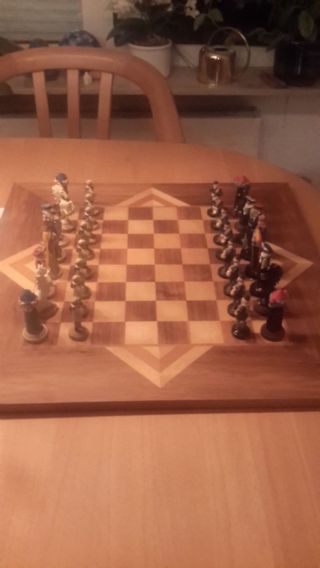 Schachspiel,  Massiv Zinn,  Handgegossen Und Handbemalt Bild