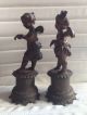 2x Putti Engel Bote Zinkguss Bronziert Hübsche Sockel Post Flügel Antik Putto Metallobjekte Bild 2