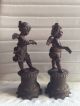 2x Putti Engel Bote Zinkguss Bronziert Hübsche Sockel Post Flügel Antik Putto Metallobjekte Bild 3