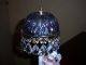 Traumhafte Tischleuchte Tischlampe Barockes Paar Kristallbehang Funktionstüchtig Gefertigt nach 1945 Bild 3
