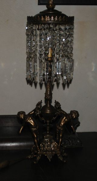 Alte Lampe,  Tischlampe,  Alte Tisch Lampe Aus Bronze Mit Kristallbehang Bild