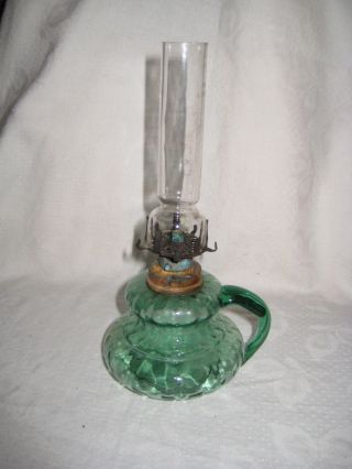 Sehr Alte Originale Kleine Glas Petroleumlampe Mit Glaszylinder Tischlampe Bild