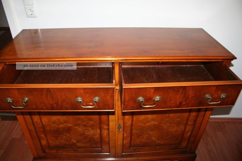 Traditional English Furniture Bevan Funnell Ltd Wunderschönes Sideboard/buffe