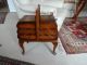 Toller Großer Nähkasten V.  Oma Auf Beinen Chippendale Massivholz Art Deco 1930 Antike Originale vor 1945 Bild 1